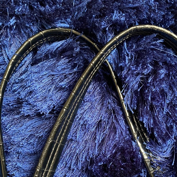 Kathy Van Zeeland black vinyl logo satchel bag. - Picture 8 of 16